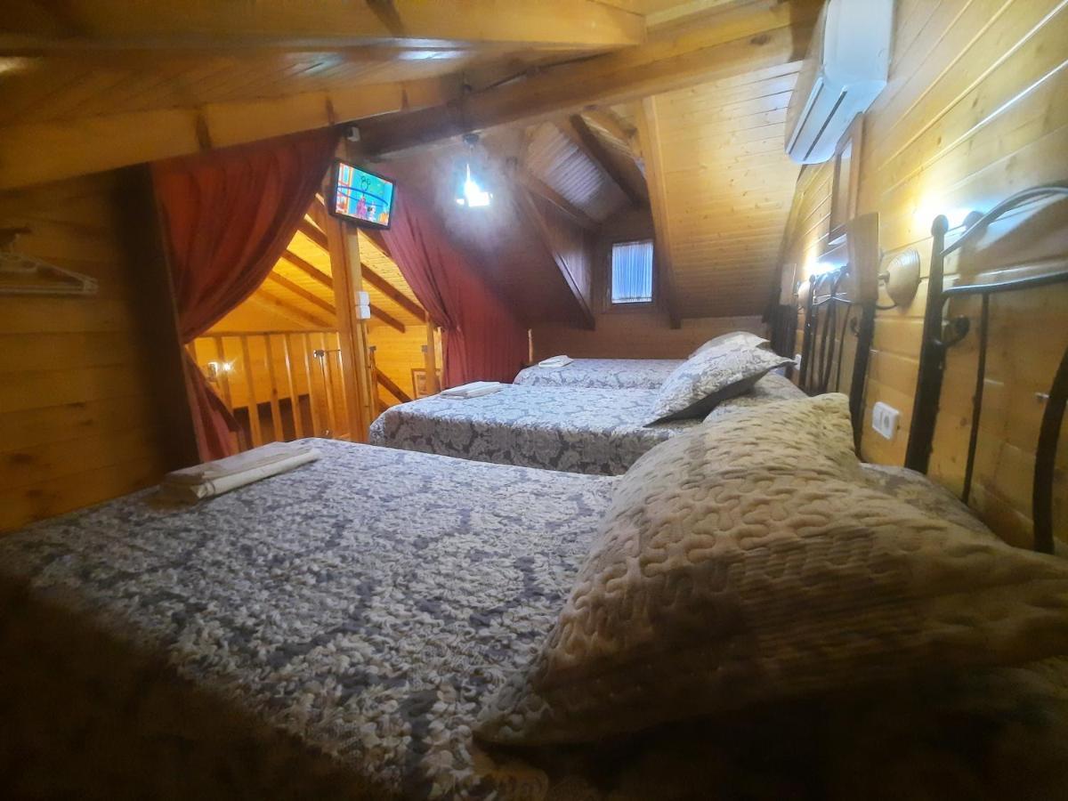 Cabanas De Madera El Rinconcillo Arroyo Frio Bagian luar foto